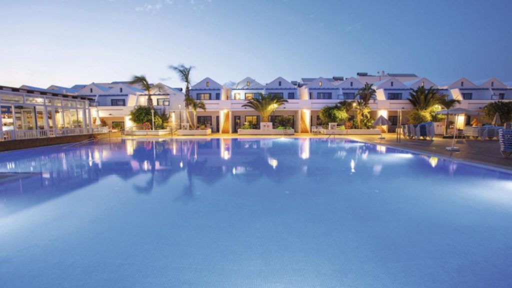 Cinco Plazas Apartments, Lanzarote with TUI